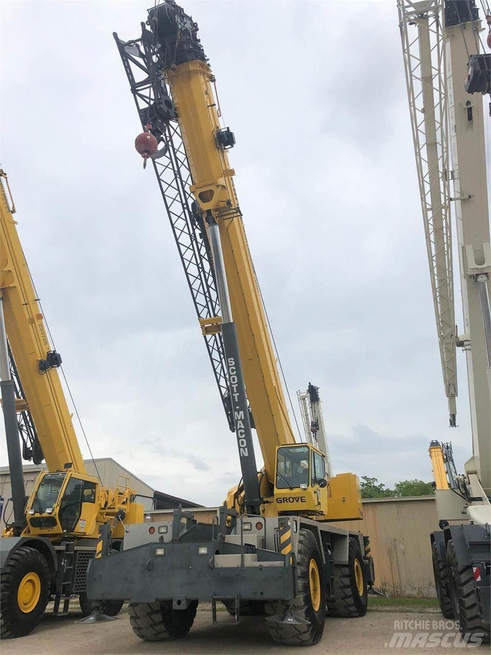 Grove RT9130E Gru per terreni difficili