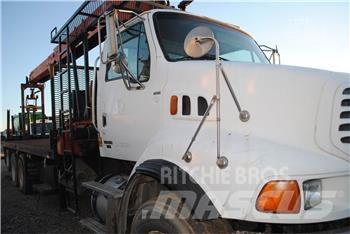 Hiab 335K-4 HIPRO Caricatronchi con base su rimorchio