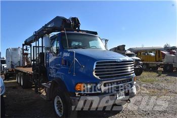 Hiab 335K-4 HIPRO Caricatronchi con base su rimorchio
