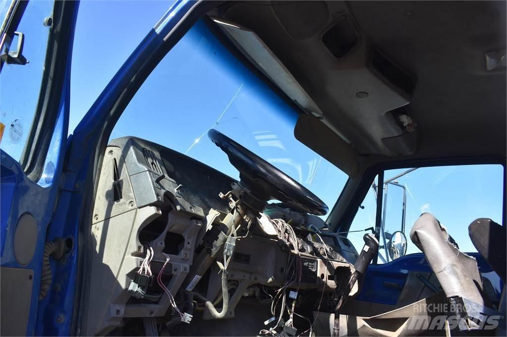 Hiab 335K-4 HIPRO Caricatronchi con base su rimorchio