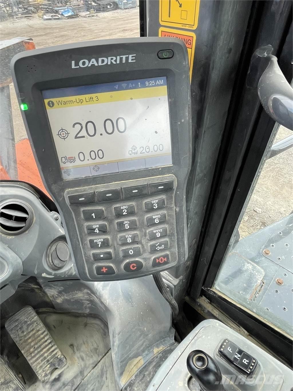 Hitachi ZW370-6 Pale gommate