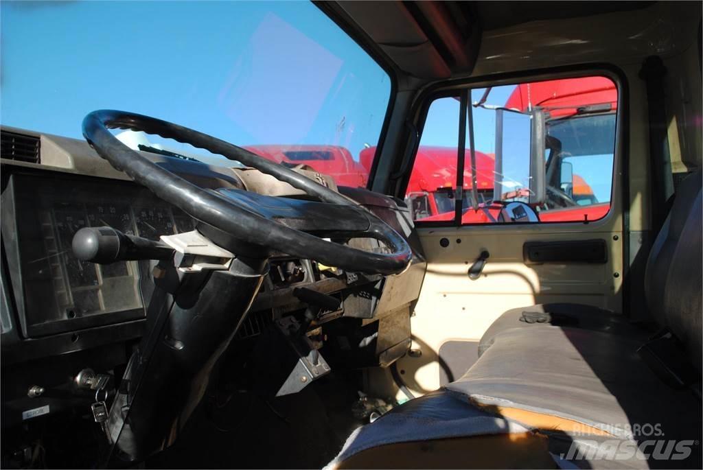 International 4700 Autogru