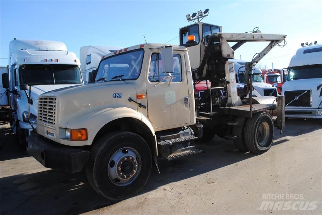 International 4700 Autogru