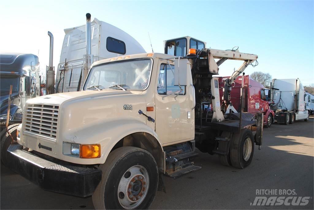 International 4700 Autogru