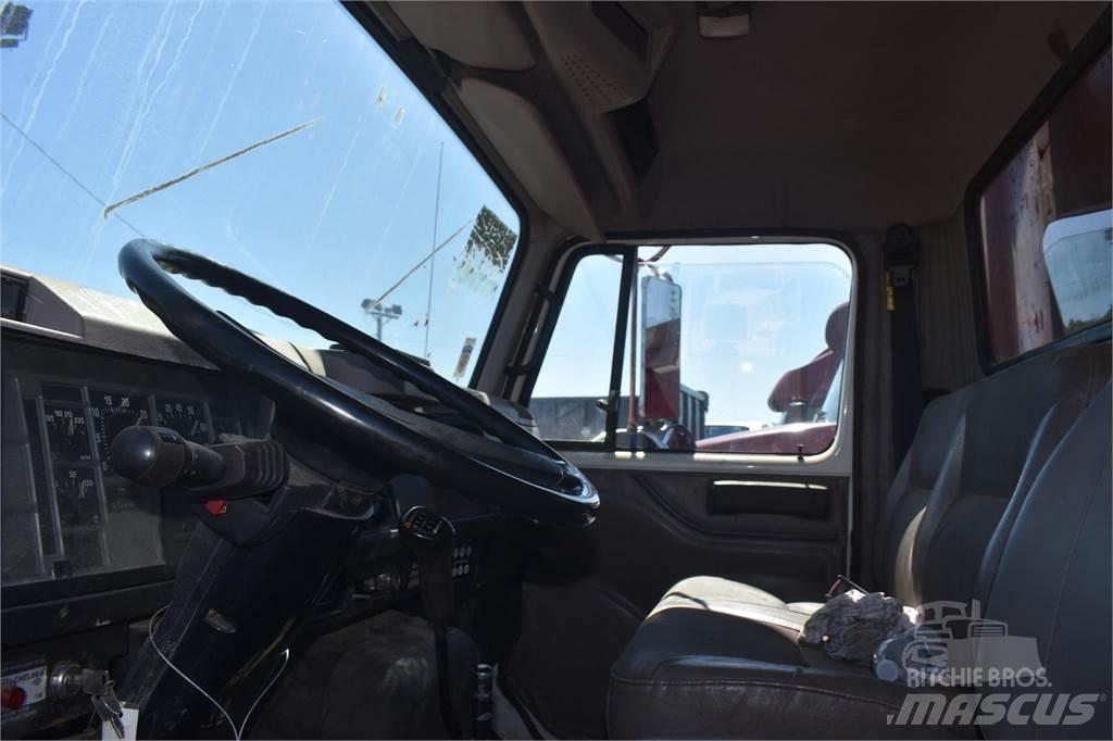 International 4700 Camion ribaltabili
