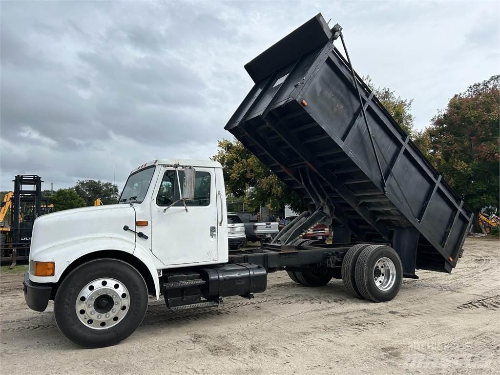 International 4700 Camion ribaltabili