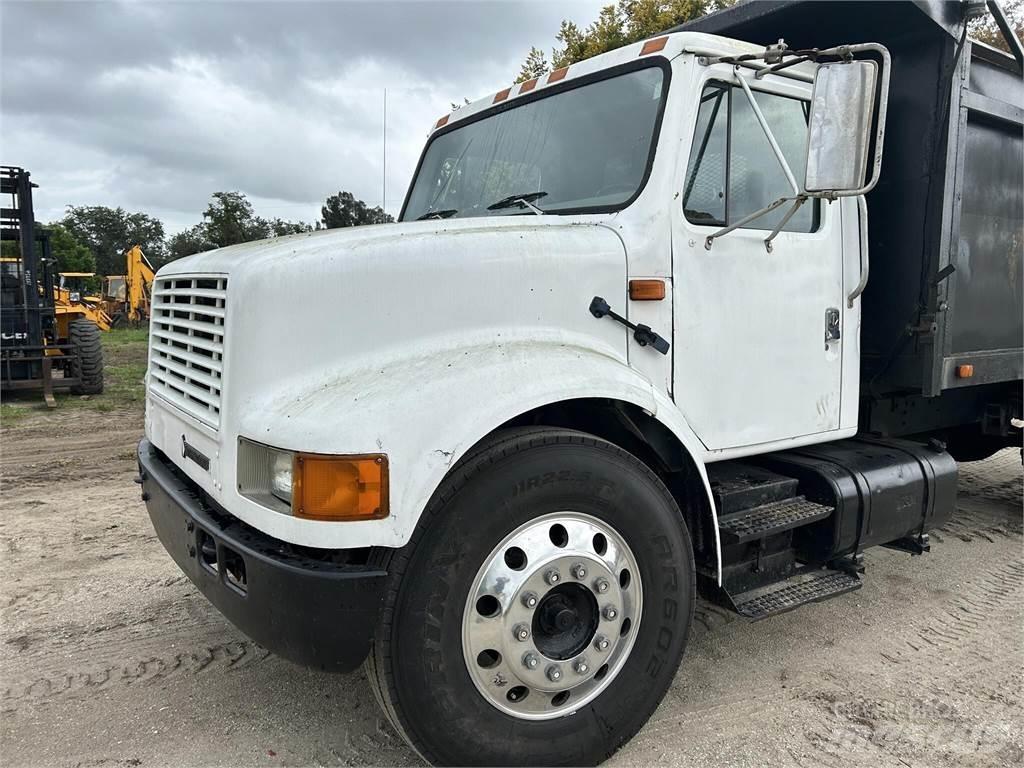 International 4700 Camion ribaltabili