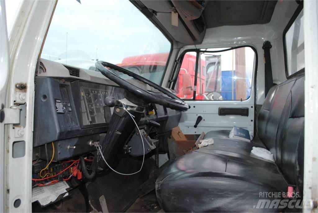 International 4700 Autogru