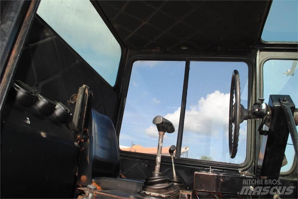 International 4700 Autogru
