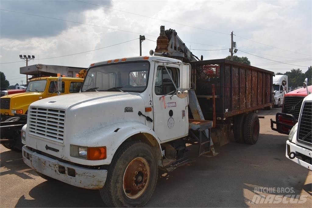 International 4900 Autogru