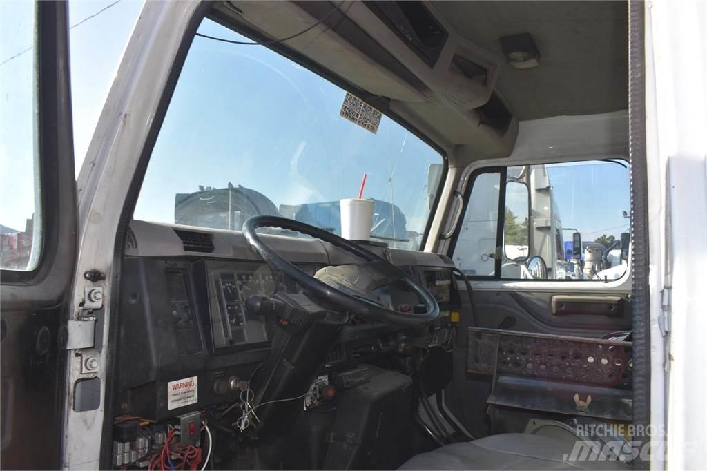 International 4900 Autogru