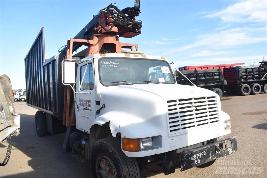 International 4900 Autogru