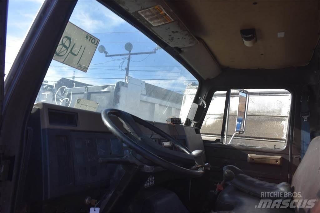 International 4900 Autogru