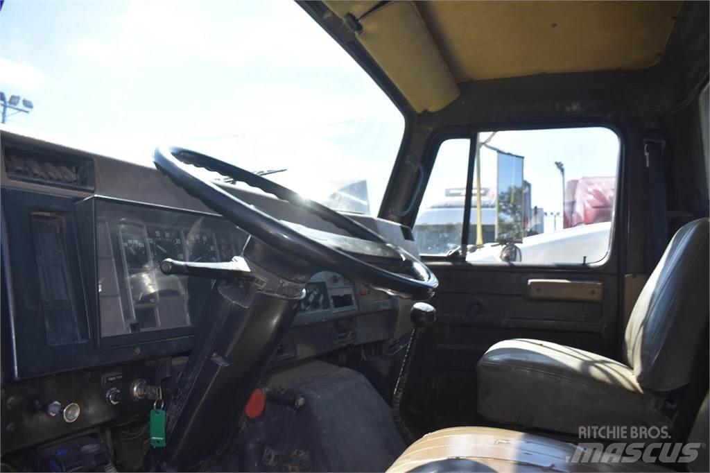 International 4900 Camion ribaltabili