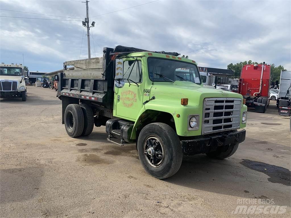International M1754 Camion ribaltabili