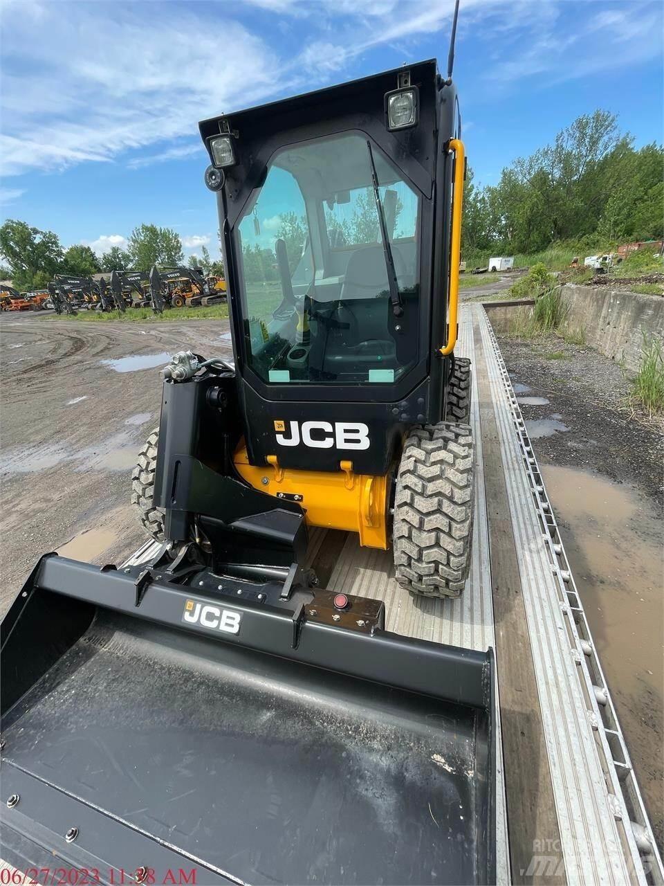 JCB 300 Mini Pale Gommate