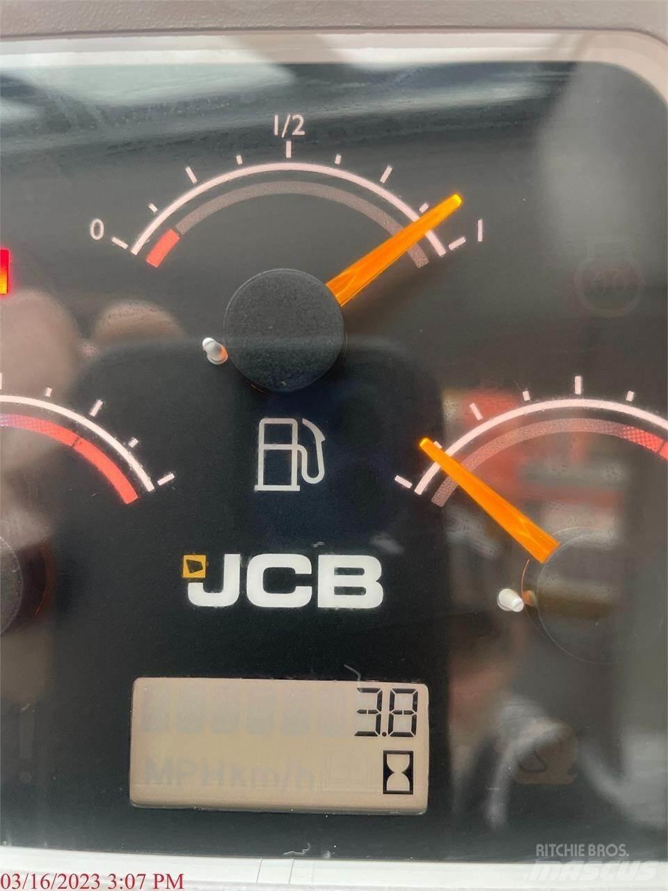JCB 3TS-8T Mini Pale Gommate