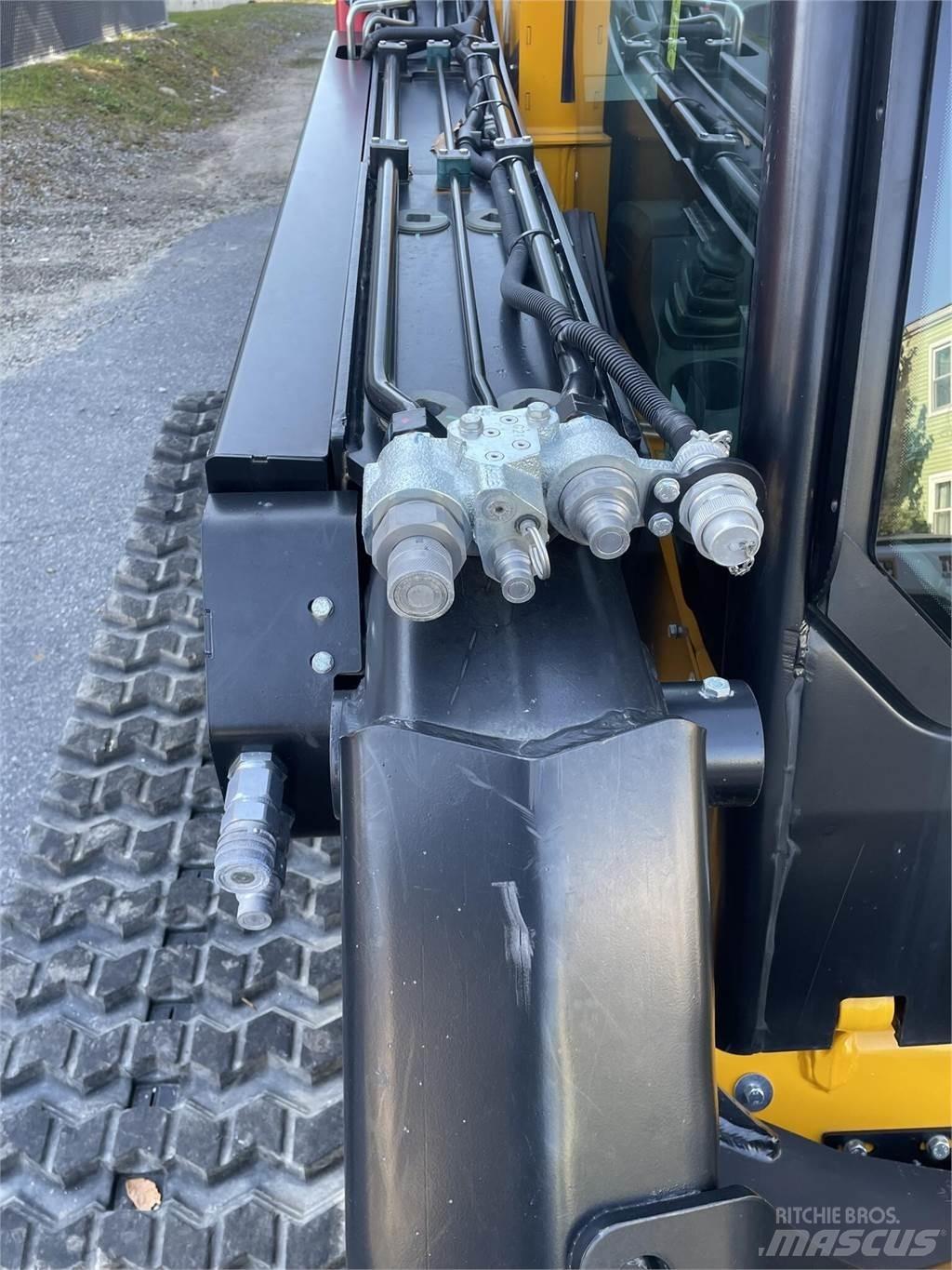 JCB 3TS-8T Mini Pale Gommate