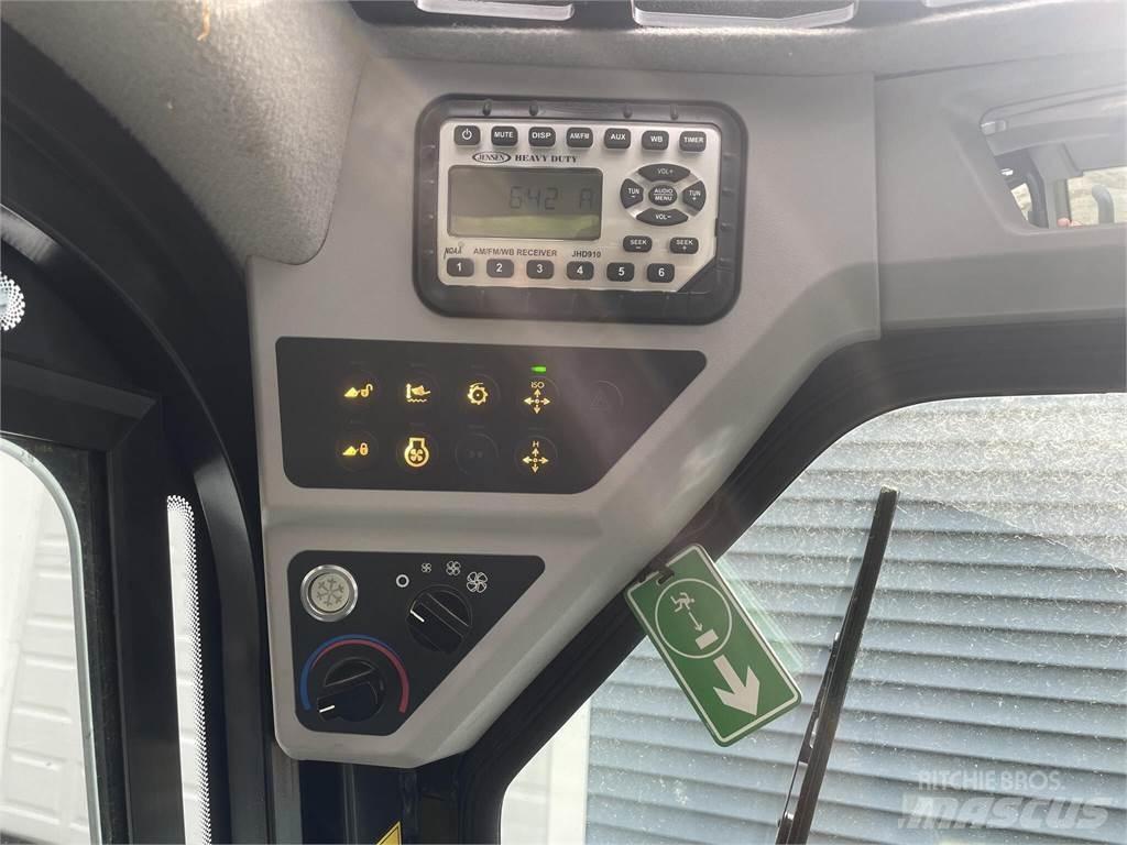 JCB 3TS-8T Mini Pale Gommate