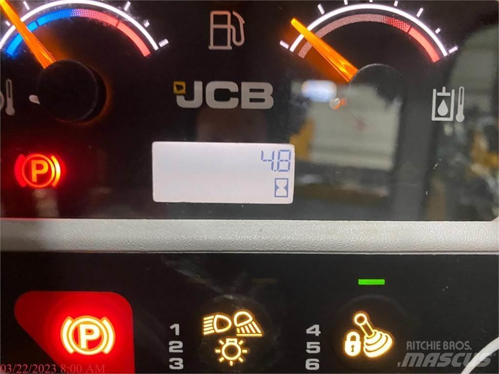 JCB 3TS-8W Mini Pale Gommate