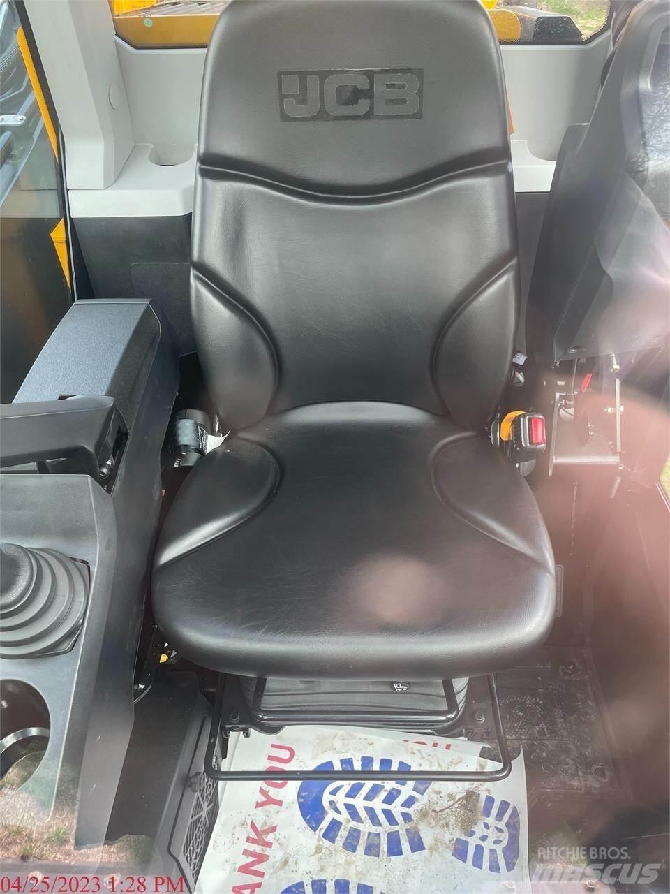 JCB 3TS-8W Mini Pale Gommate
