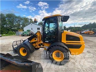JCB 409 Pale gommate