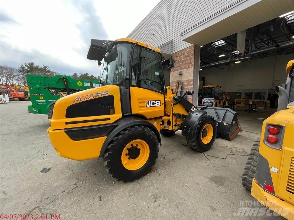 JCB 409 Pale gommate