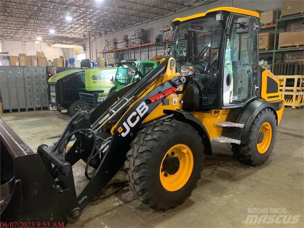 JCB 409 Pale gommate