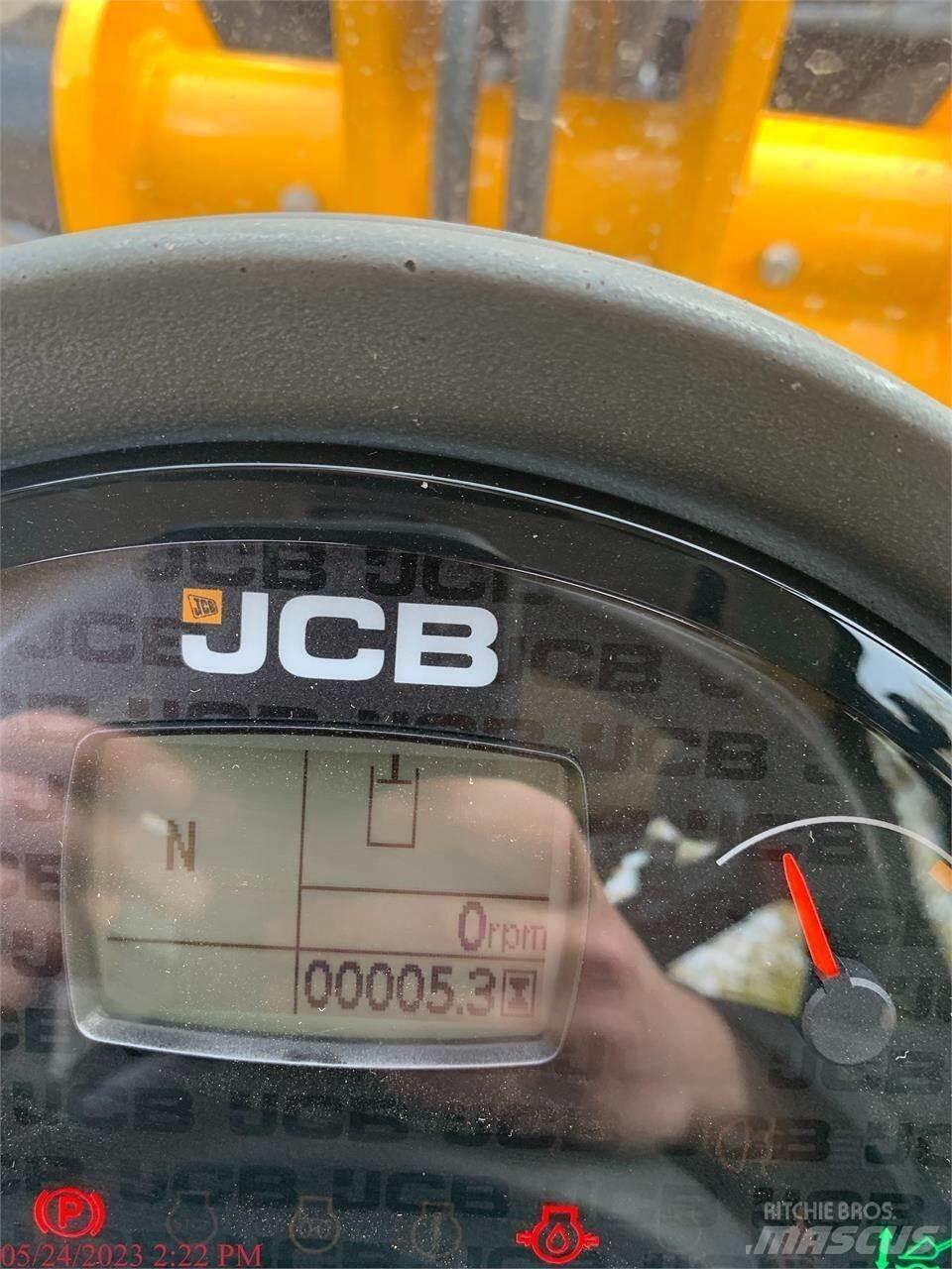 JCB 409 Pale gommate