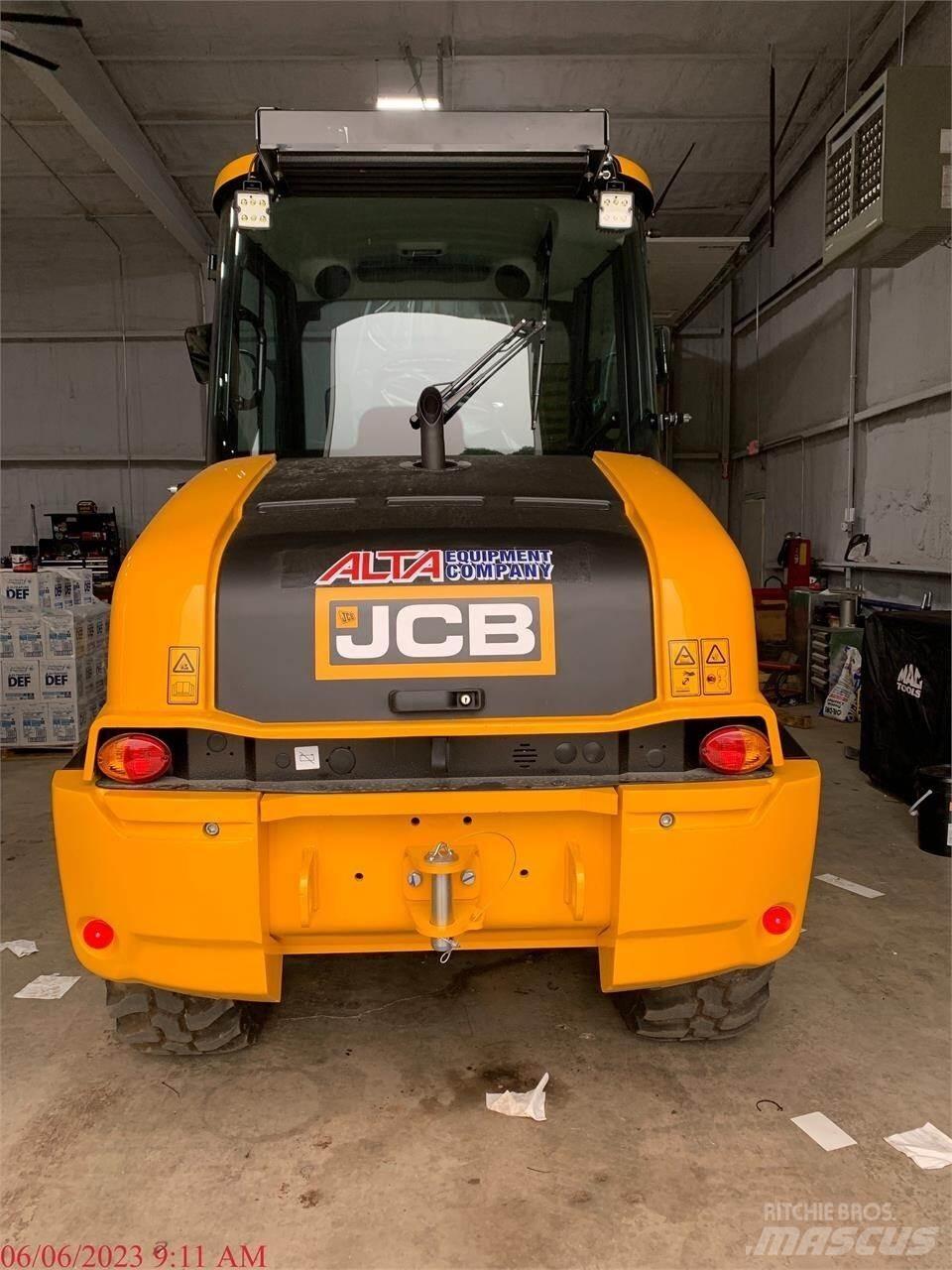 JCB 409 Pale gommate