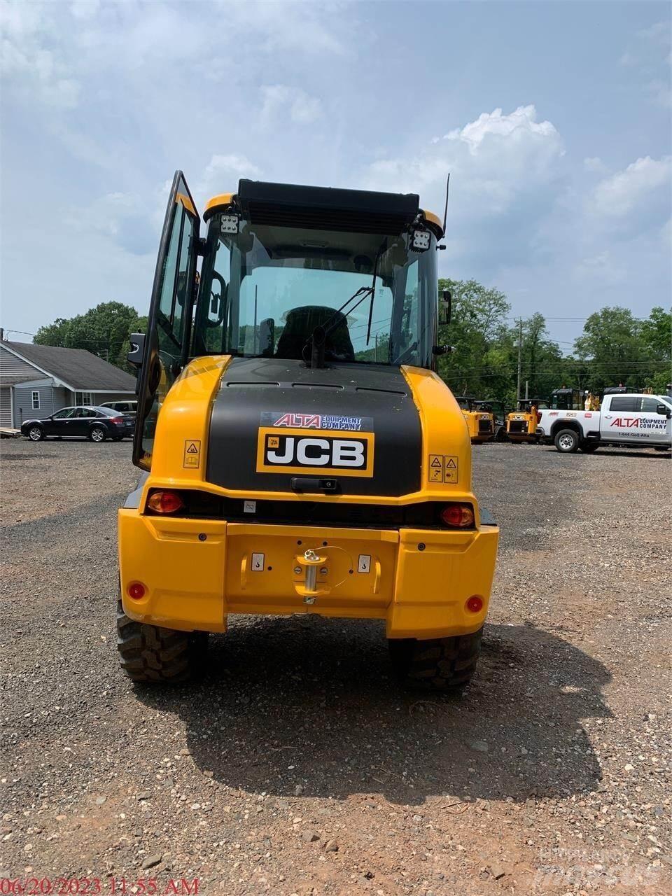 JCB 409 Pale gommate