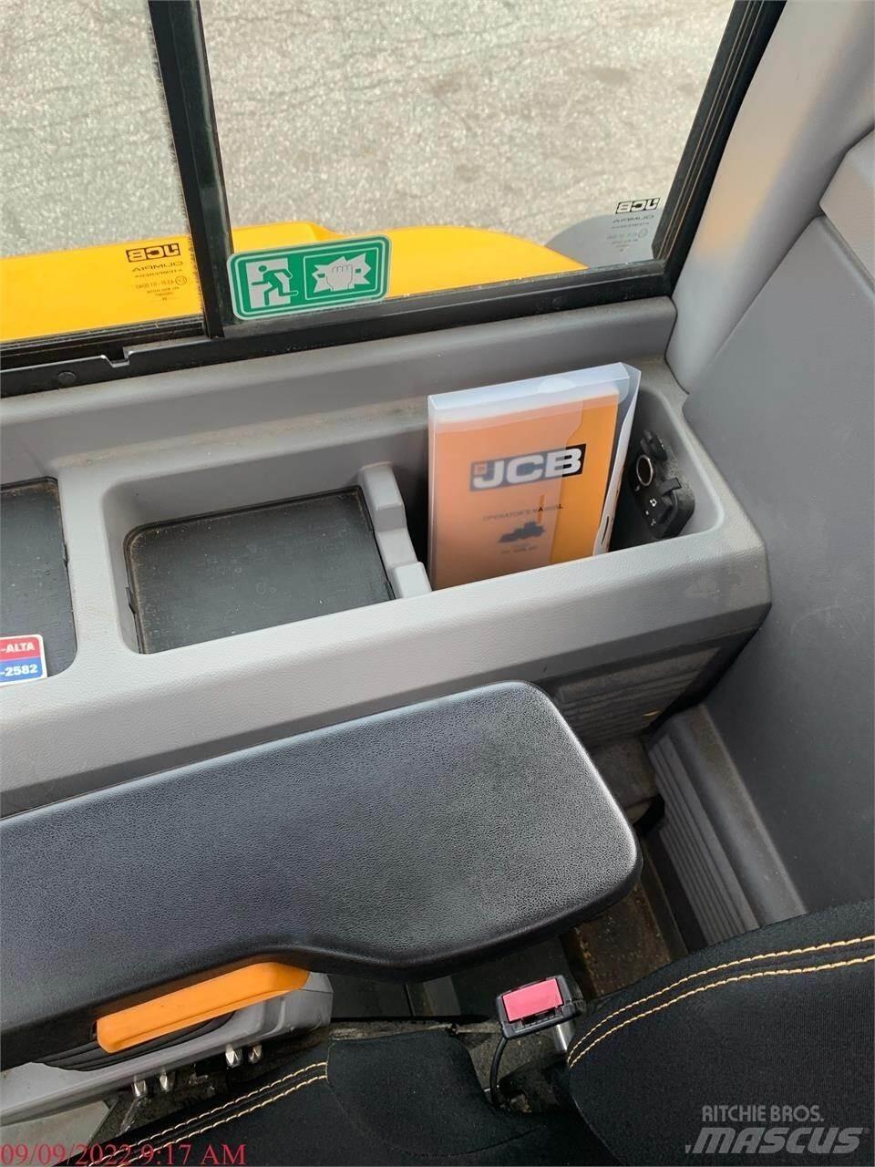 JCB 427HT Pale gommate
