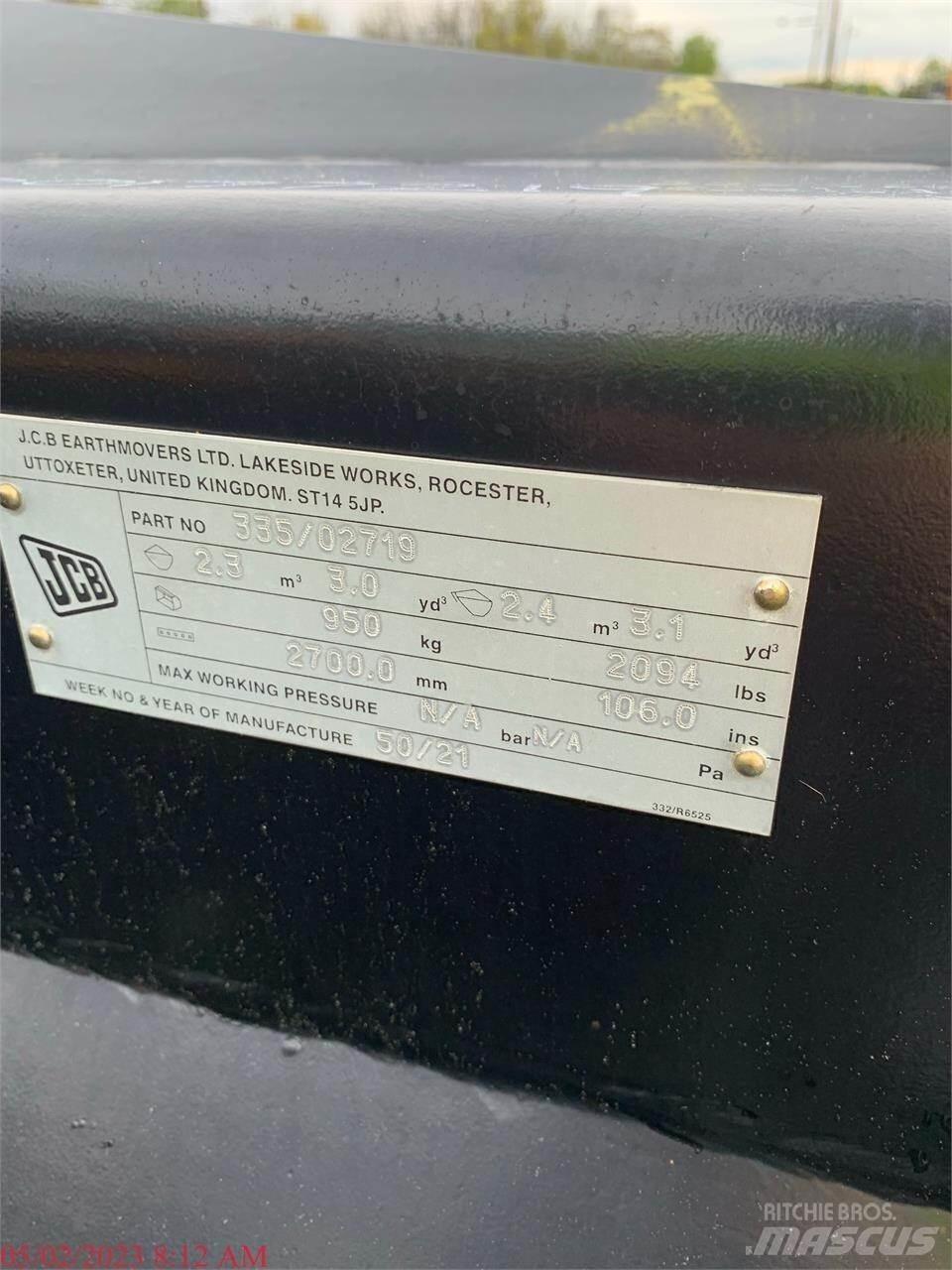 JCB 427ZX Pale gommate