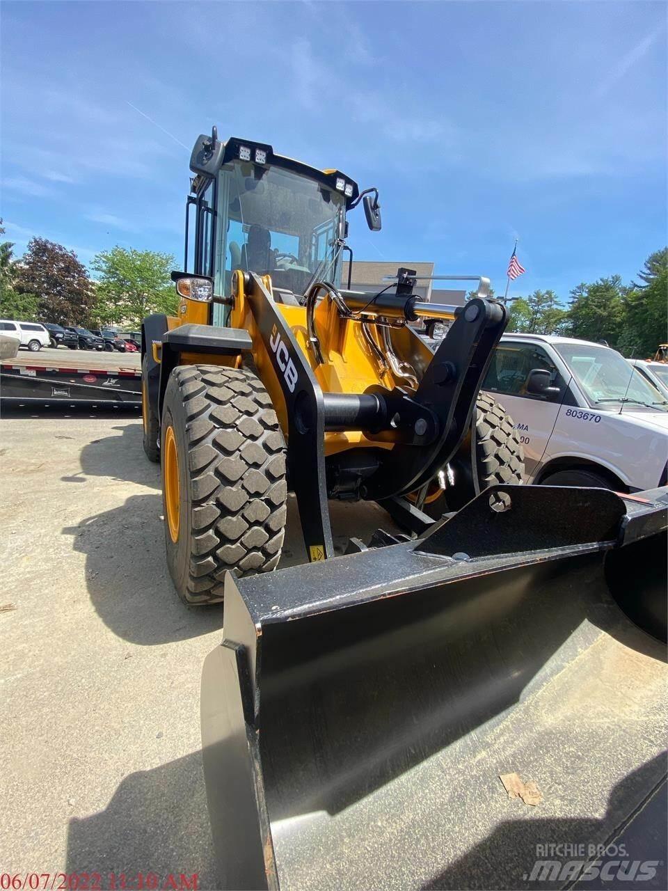 JCB 427ZX Pale gommate