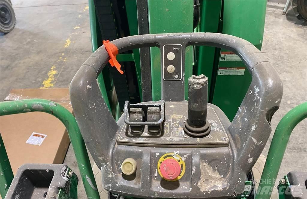 JLG TOUCAN 26E Sollevatori verticali