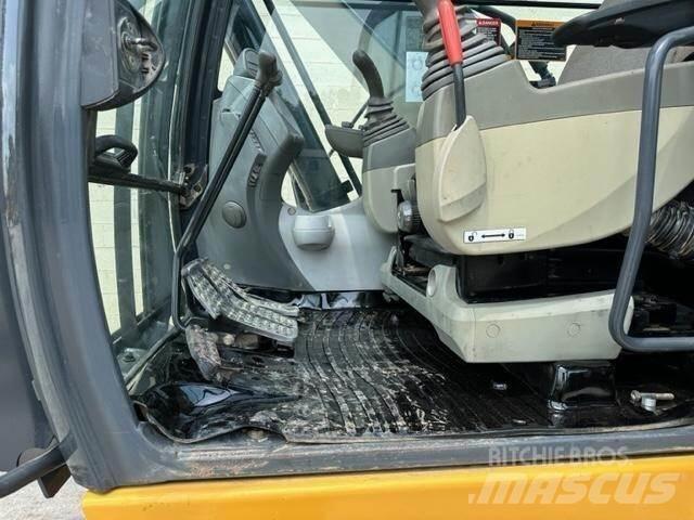 John Deere 210G LC Escavatori cingolati