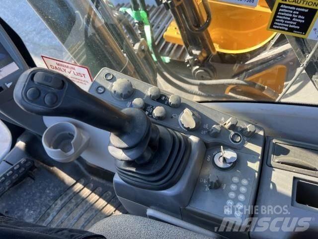 John Deere 210G LC Escavatori cingolati