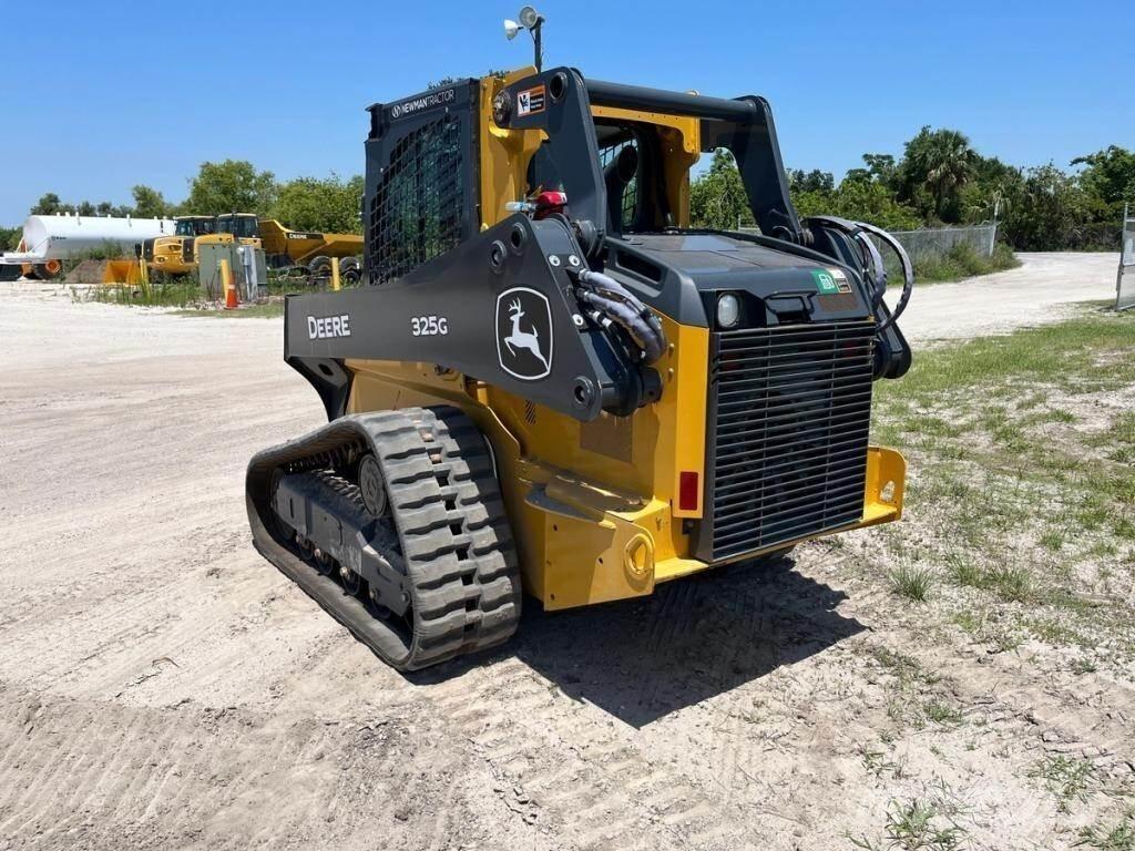 John Deere 325G Mini Pale Gommate