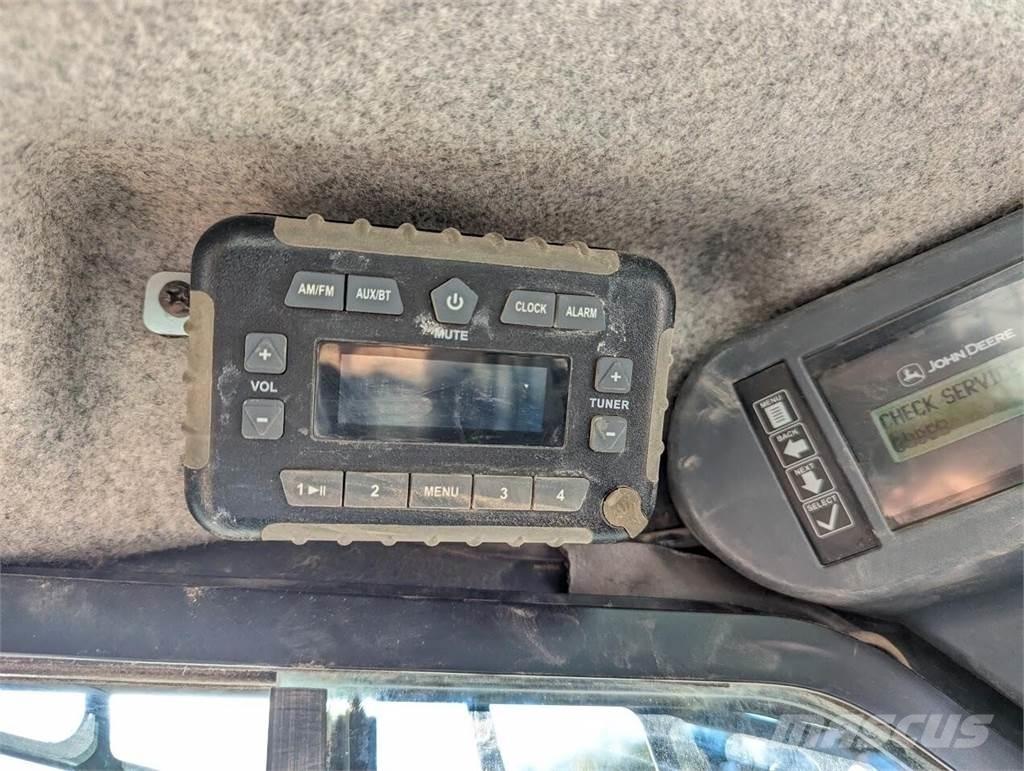 John Deere 325G Mini Pale Gommate