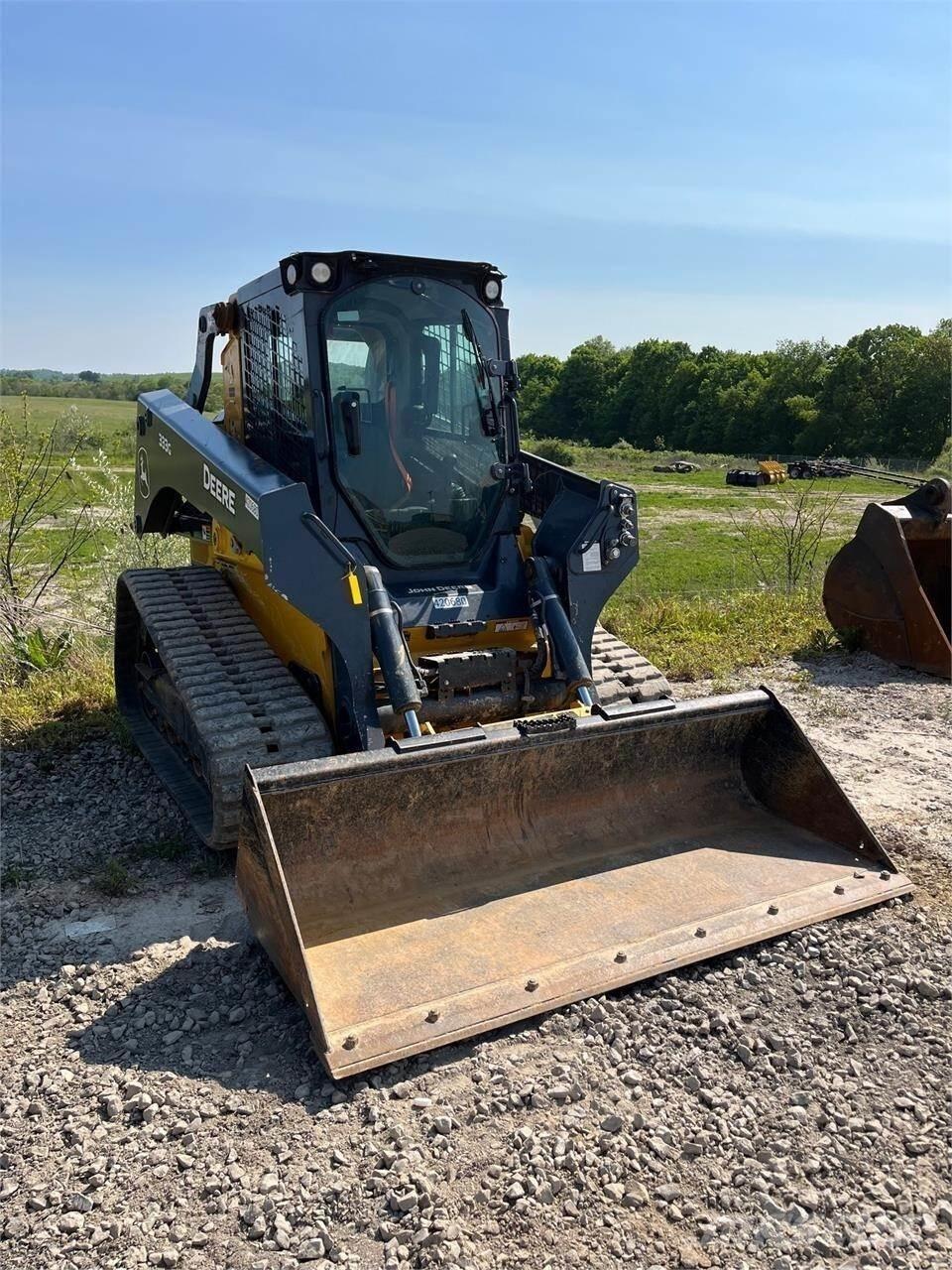 John Deere 333G Mini Pale Gommate