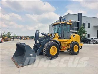 John Deere 544P Pale gommate