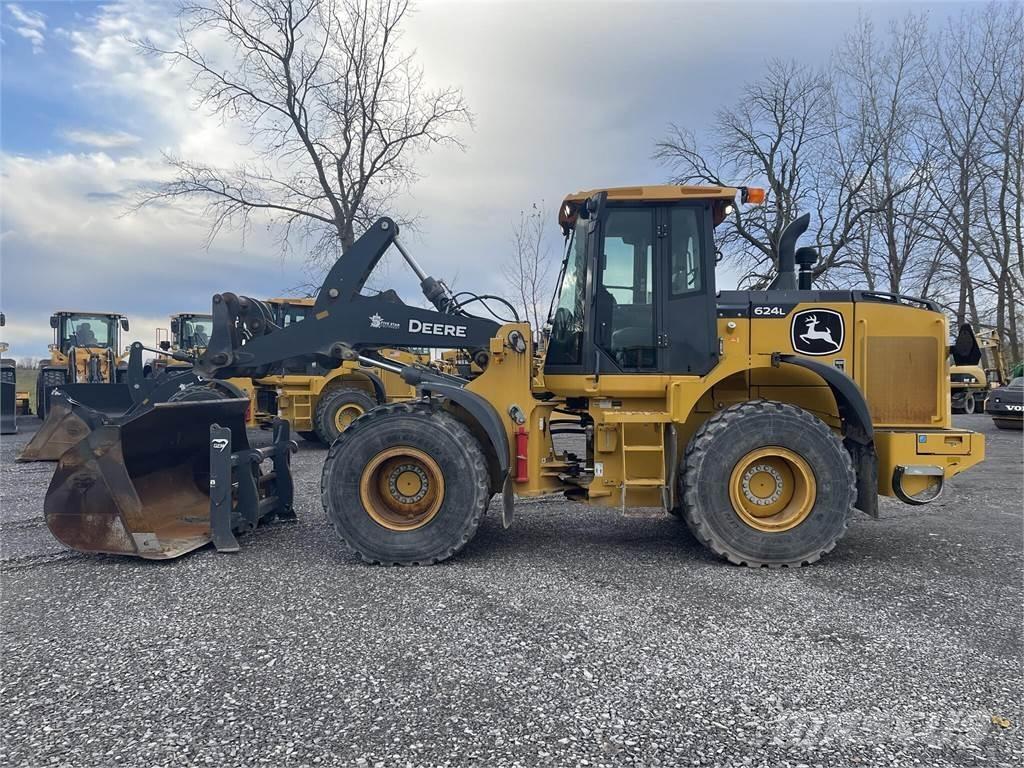 John Deere 624L Pale gommate