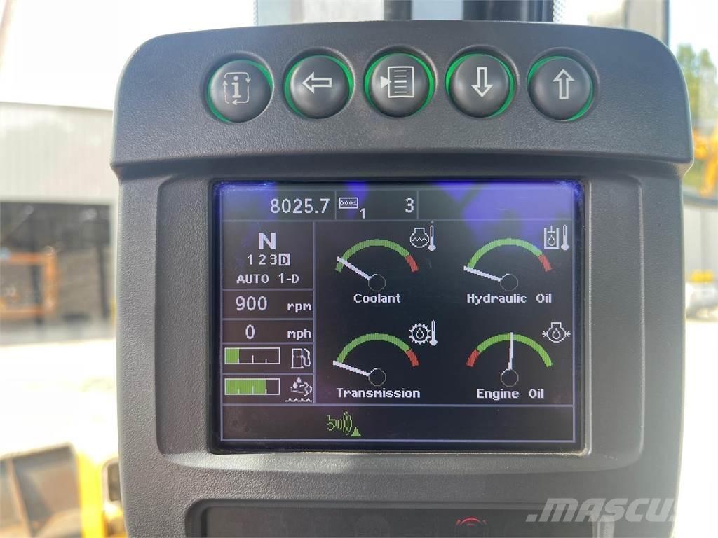 John Deere 744K Pale gommate