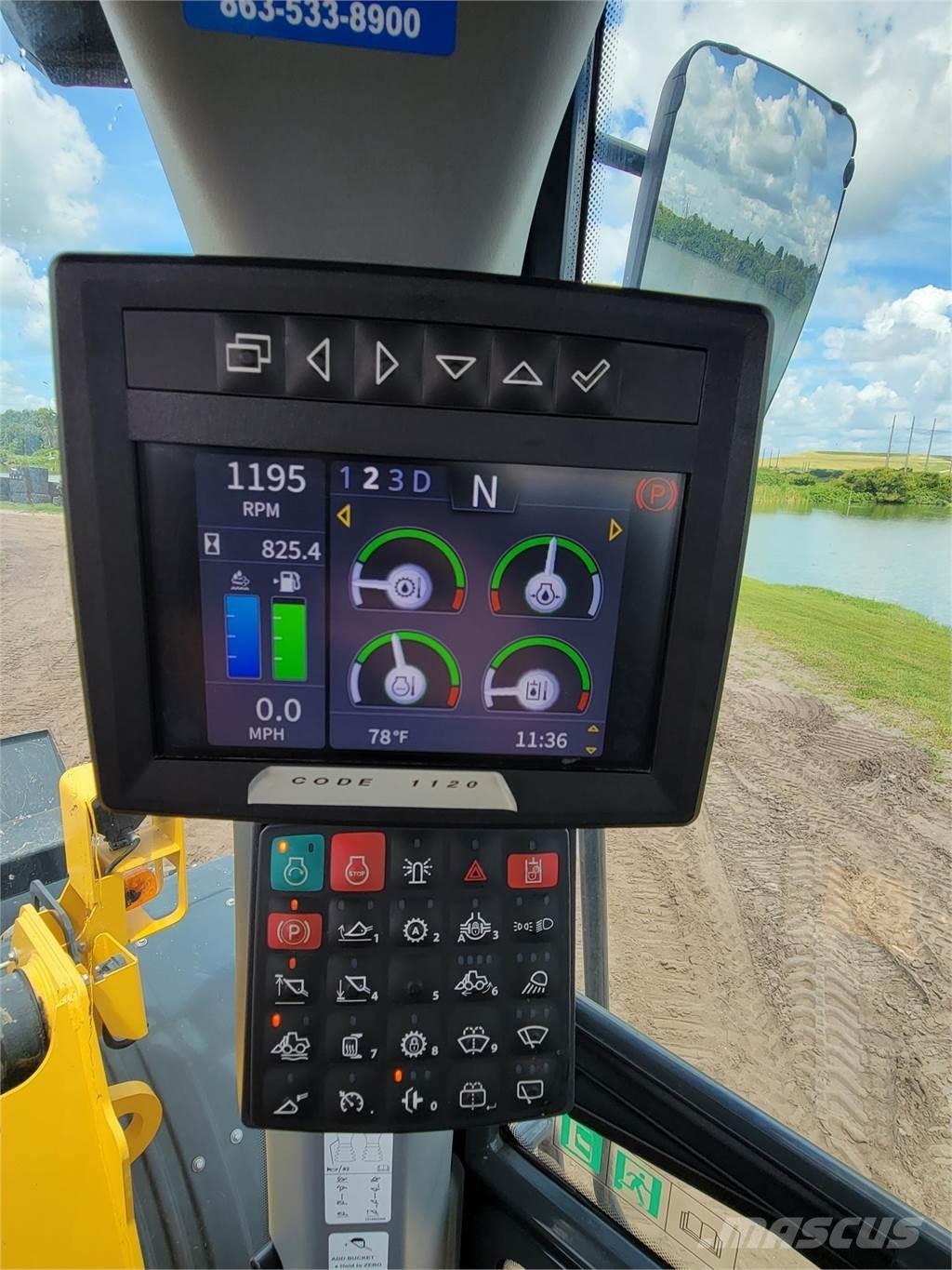 John Deere 744L Pale gommate