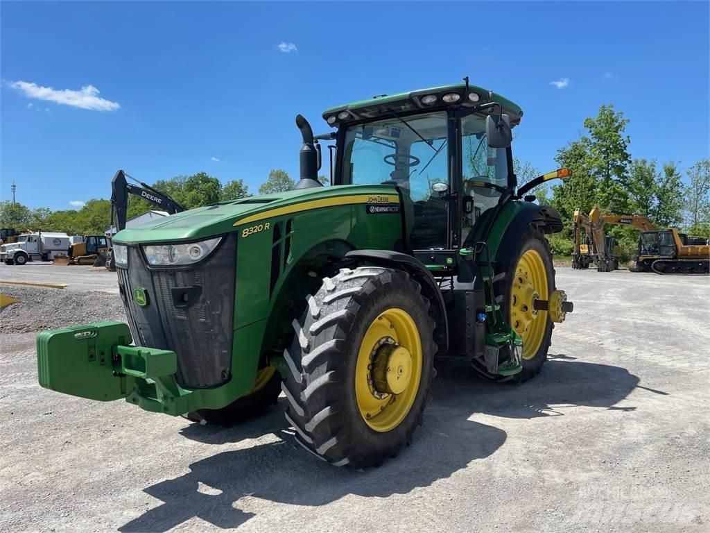 John Deere 8320R Trattori