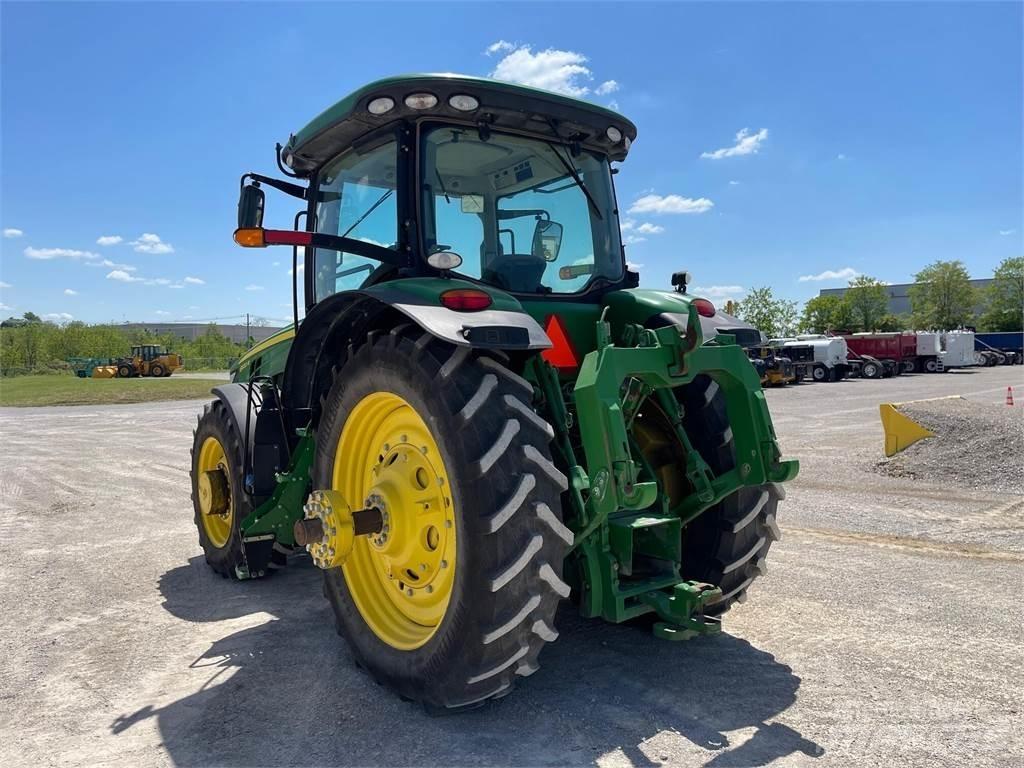 John Deere 8320R Trattori