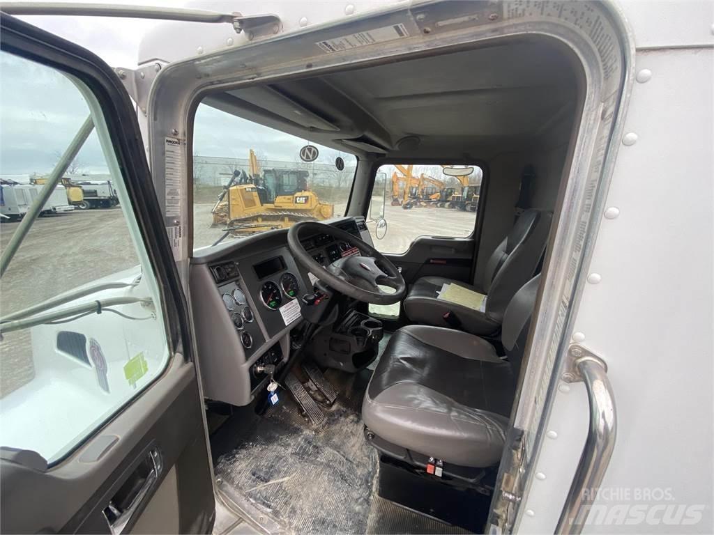 Kenworth T300 Autocisterne