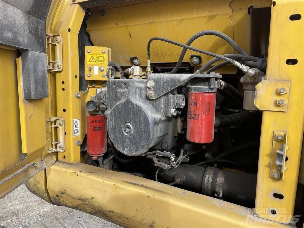 Komatsu PC210 LC-8 Escavatori cingolati