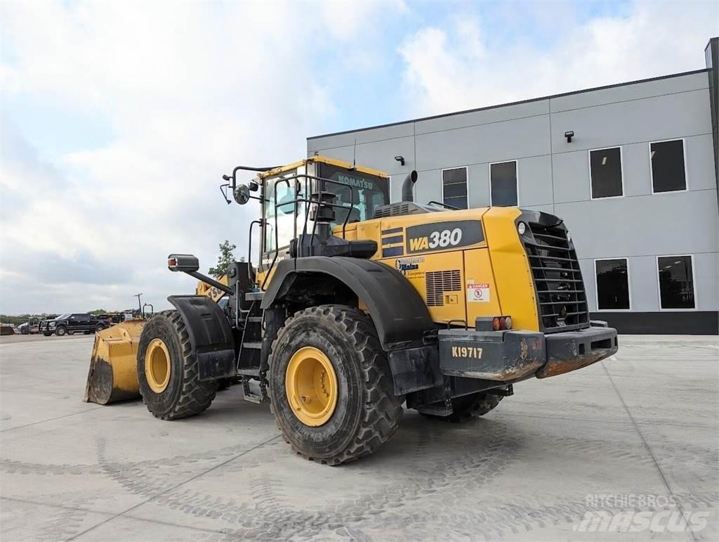 Komatsu WA380-8 Pale gommate