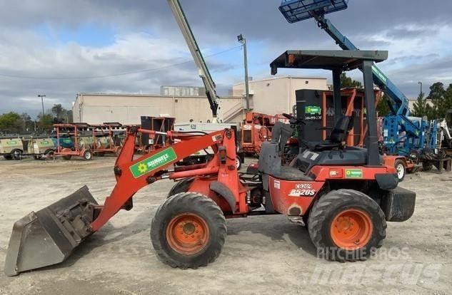 Kubota R520ST Pale gommate